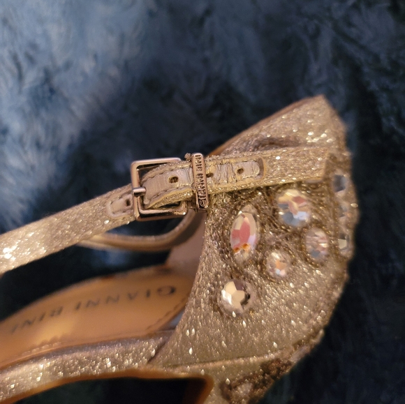 Gianni Bini 6.5 silver high heel - Picture 6 of 6